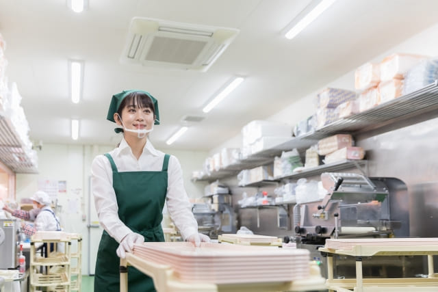 スーパーの鮮魚切付・パック詰めスタッフ